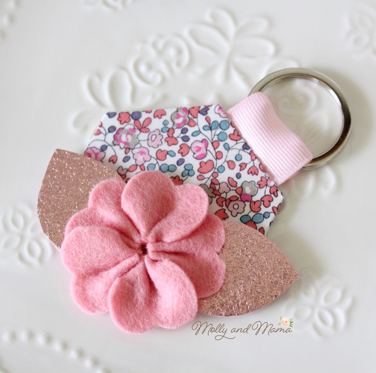 Make a Lace Zipper Pouch with a Hexagon Flower - Molly and Mama