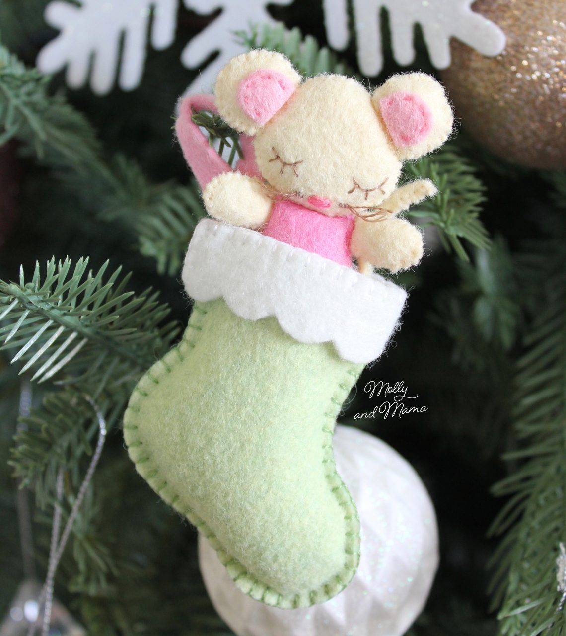 felt mouse in felt stocking tutorial from Molly and Mama