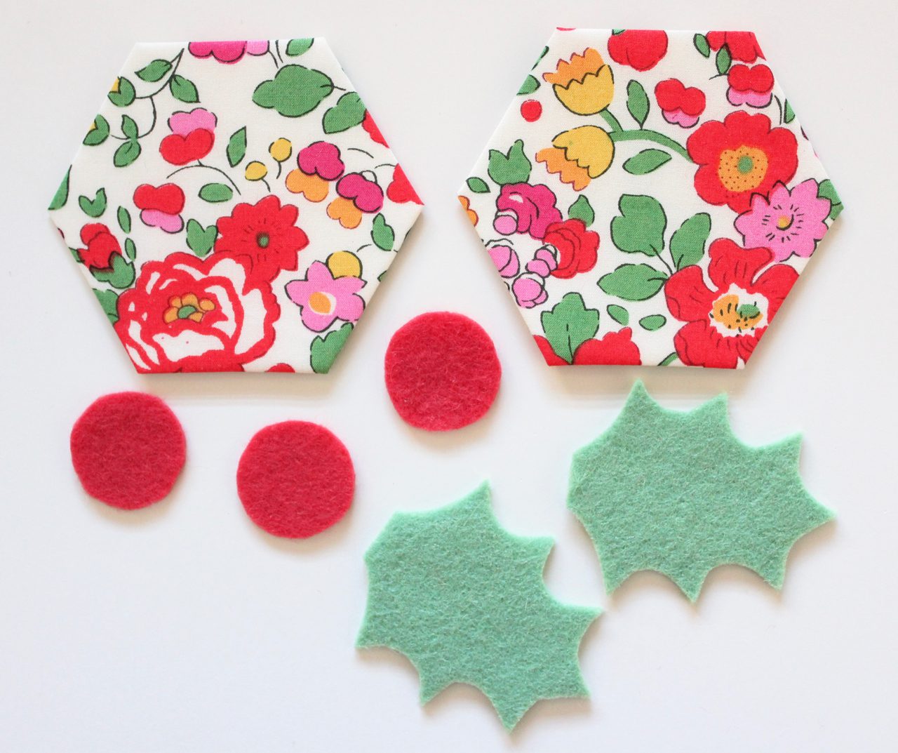 How To Sew Hexies - An English Paper Piecing Tutorial - Molly and Mama
