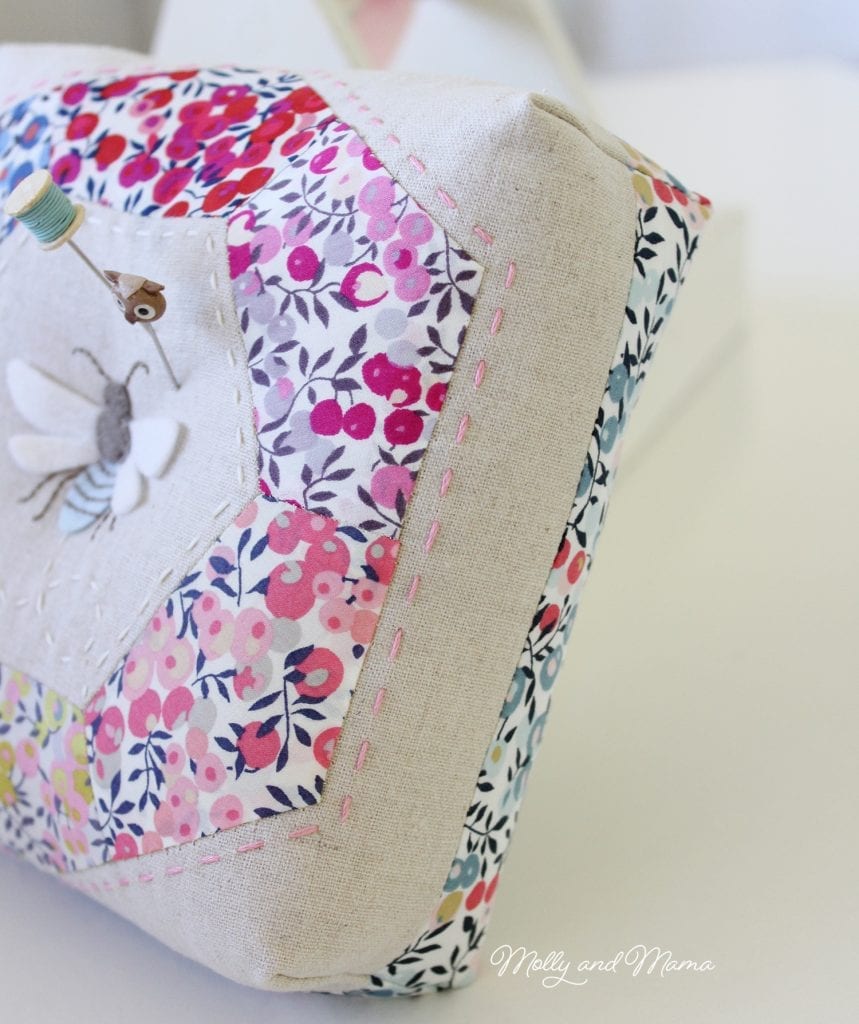 Pillow Moss Pincushion - {michellepatterns.com}