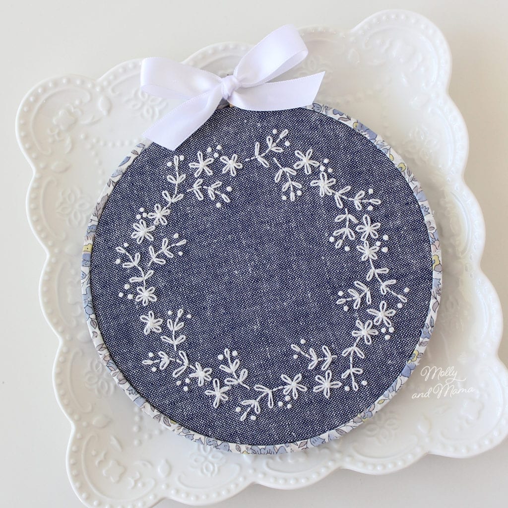 Free Embroidery Wreath Pattern - Aurifil Artisan Challenge - Molly and Mama