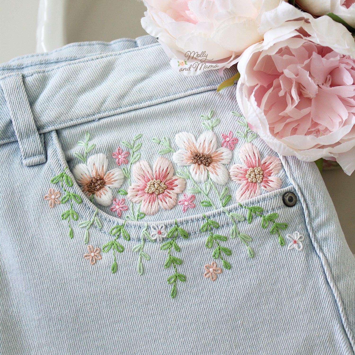 Embroidery on Jeans: beautiful flowers to diy your wardrobe