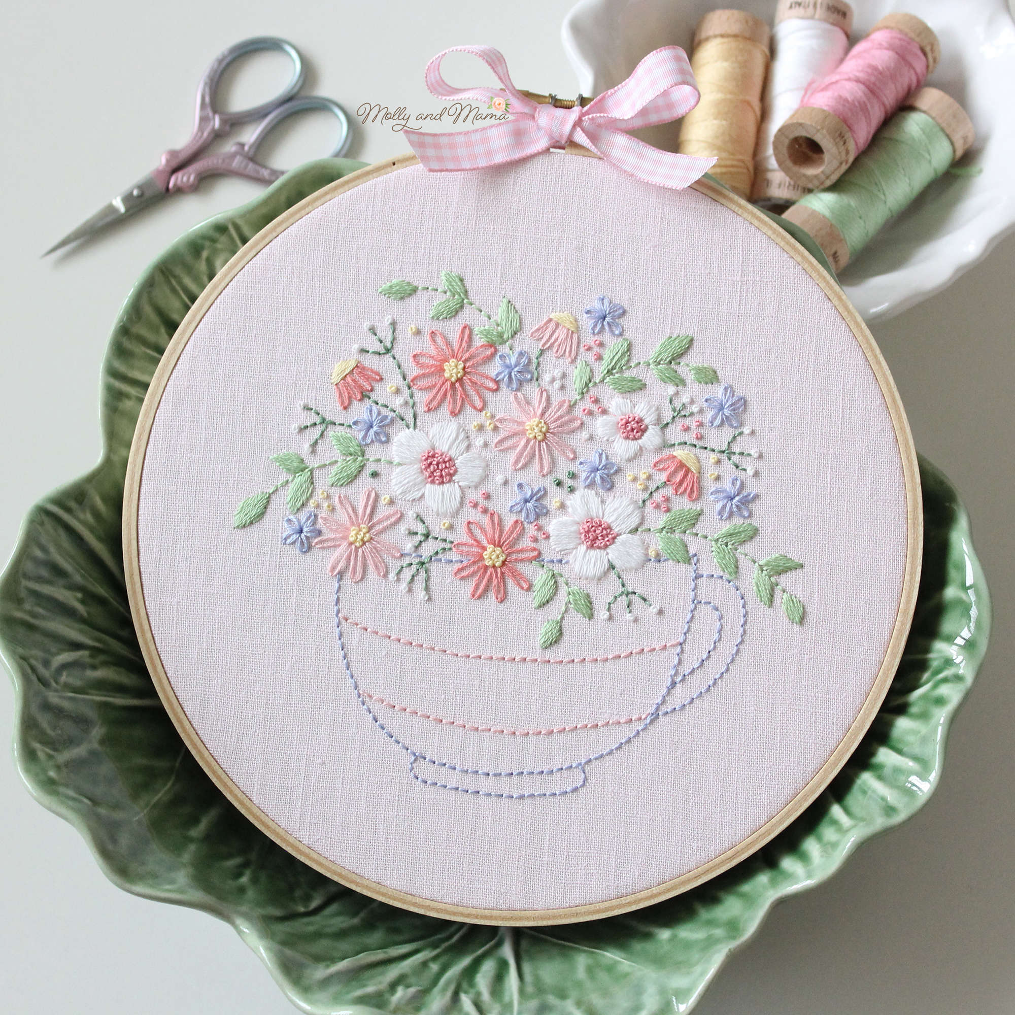 Floral Embroidery Hoop Embroidery Kit - Needlework Projects, Tools