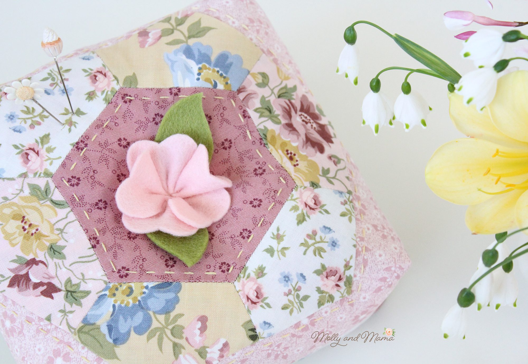 How to Make Felt Flowers: A Simple Guide to a DIY Bouquet - Melly Sews